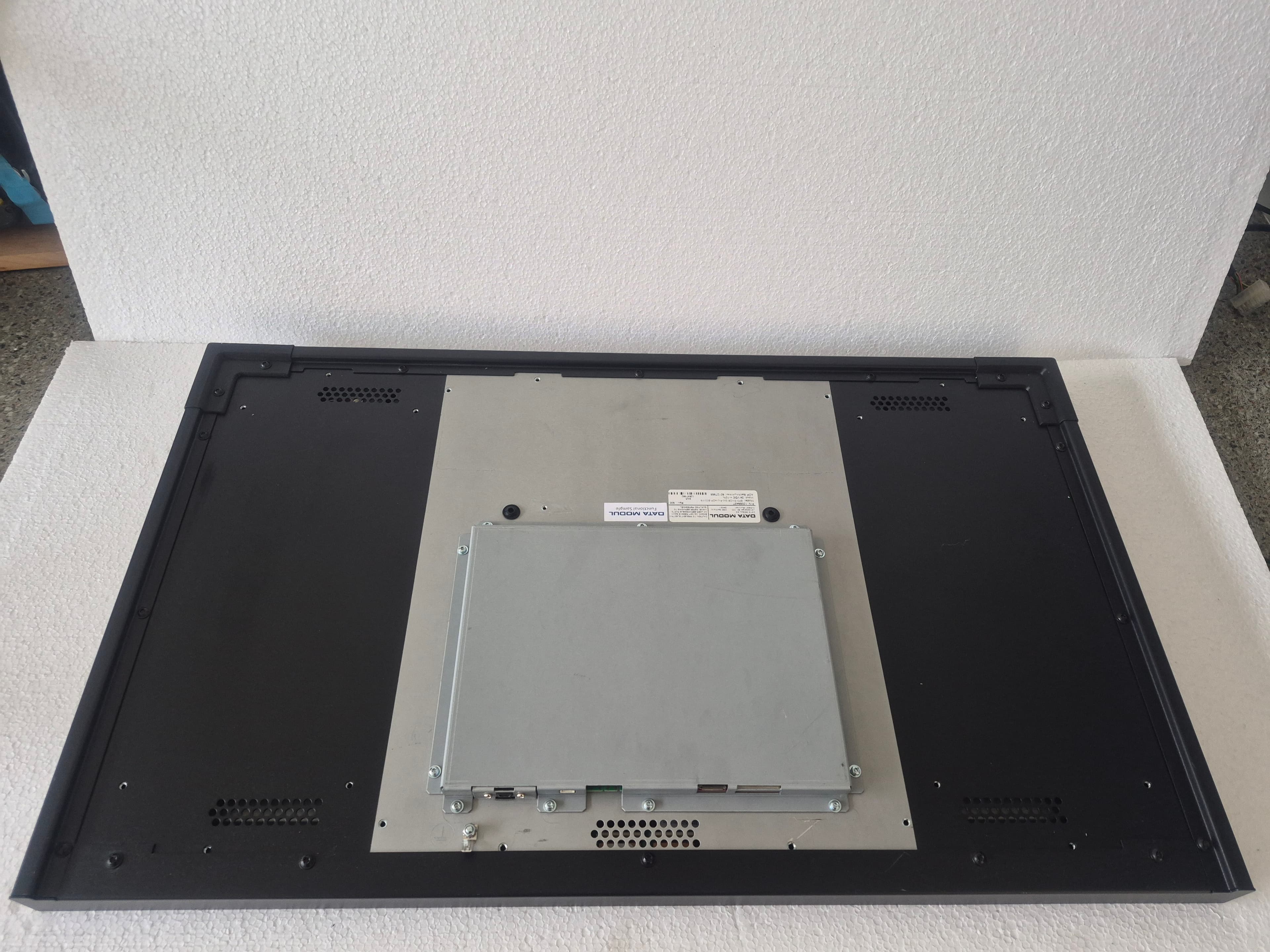 Monitor 32" Data Modul Touch Merkur - slika 2